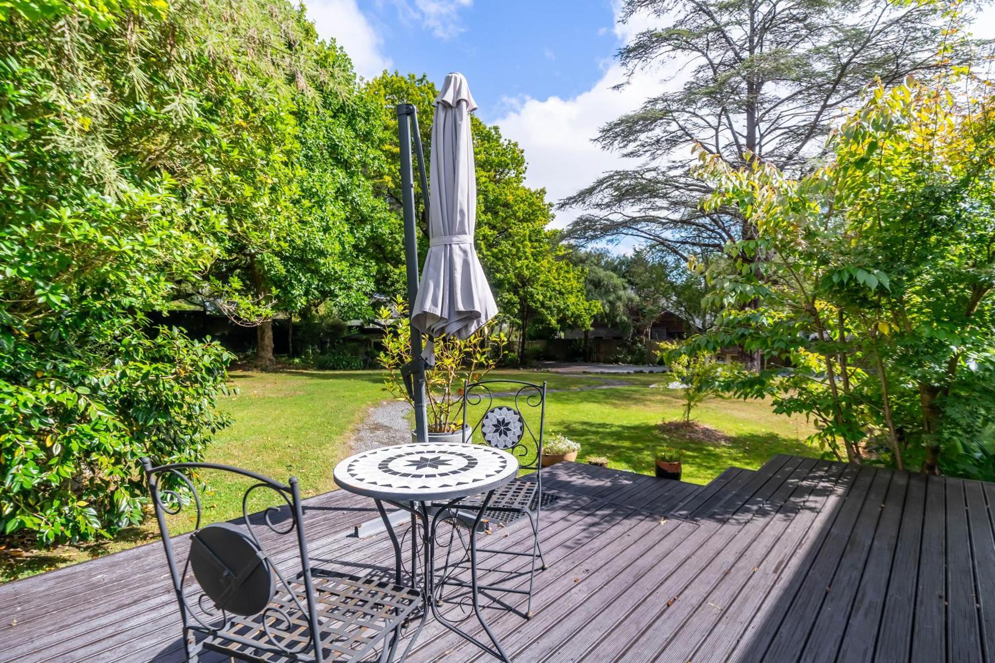 Pinehaven Cottage อัปเปอร์ฮัทท์ ภายนอก รูปภาพ