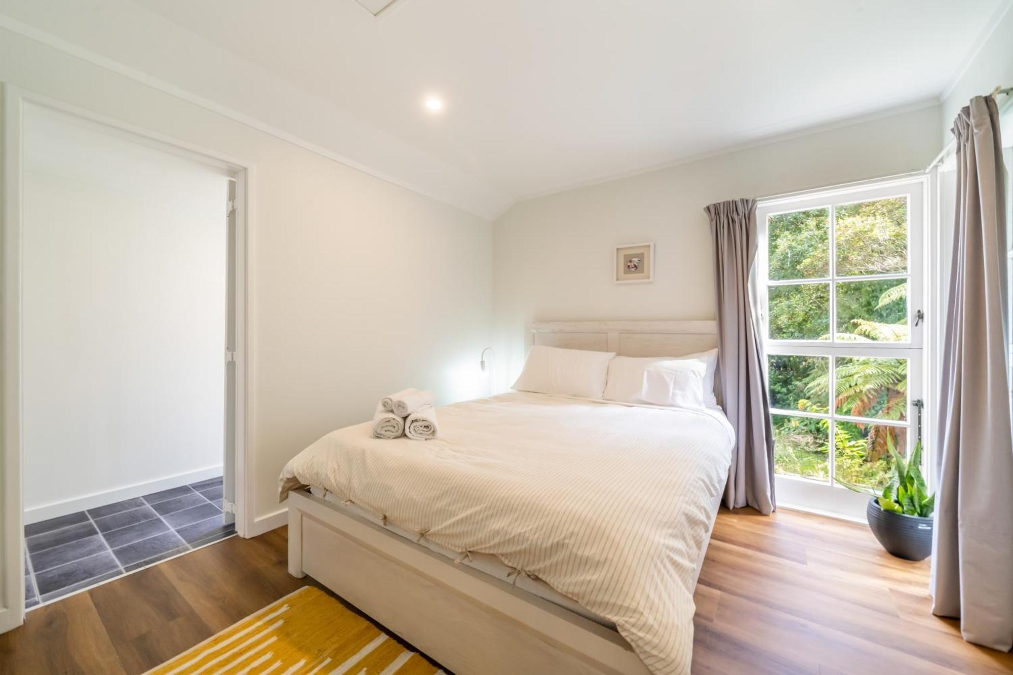 Pinehaven Cottage อัปเปอร์ฮัทท์ ภายนอก รูปภาพ